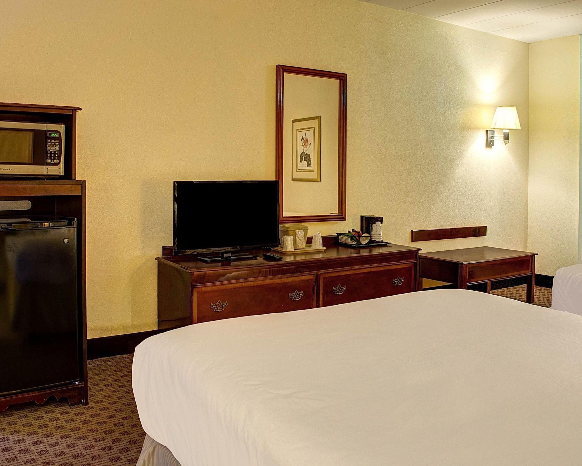 Quality Inn North Yellow Tavern Extérieur photo