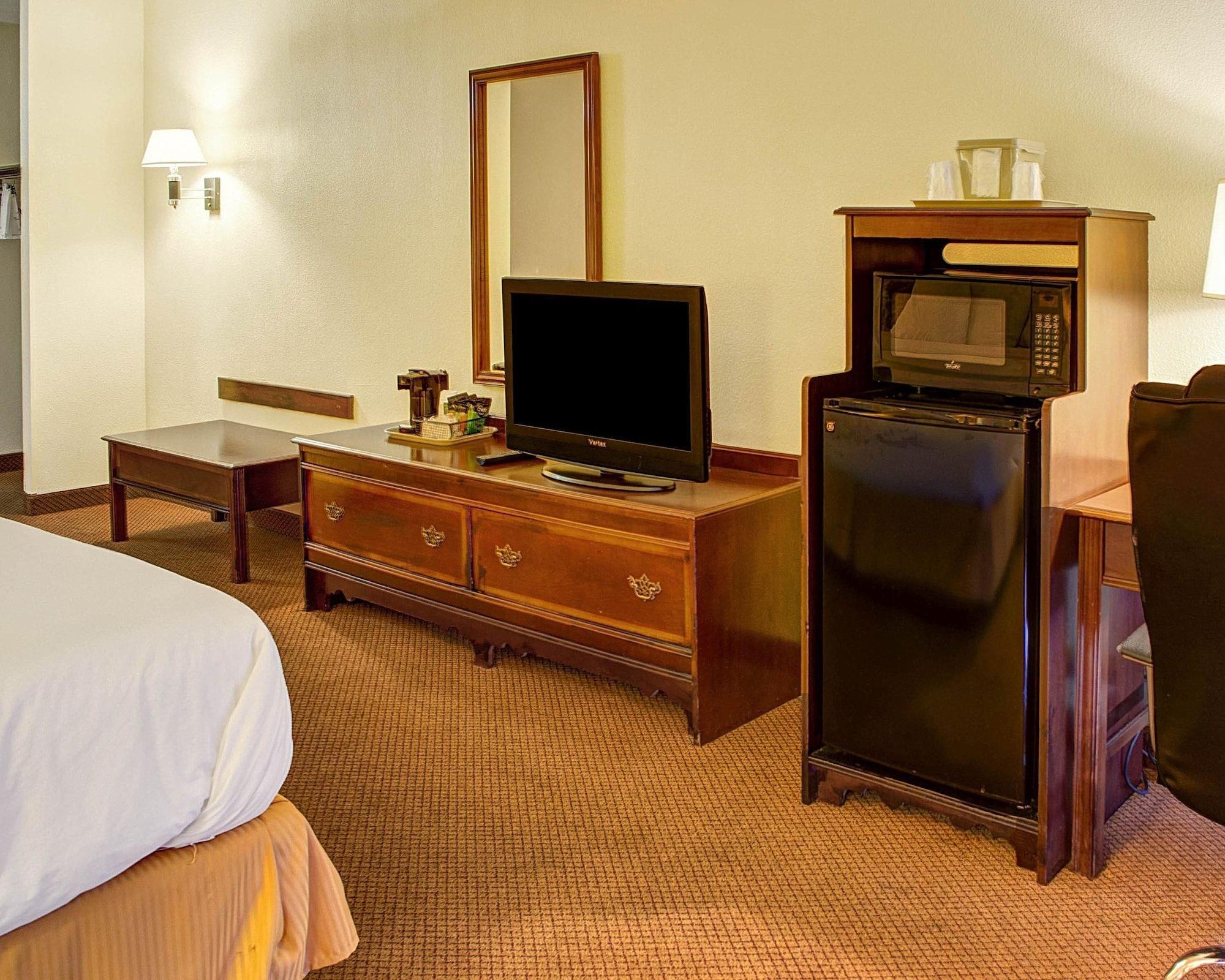 Quality Inn North Yellow Tavern Extérieur photo