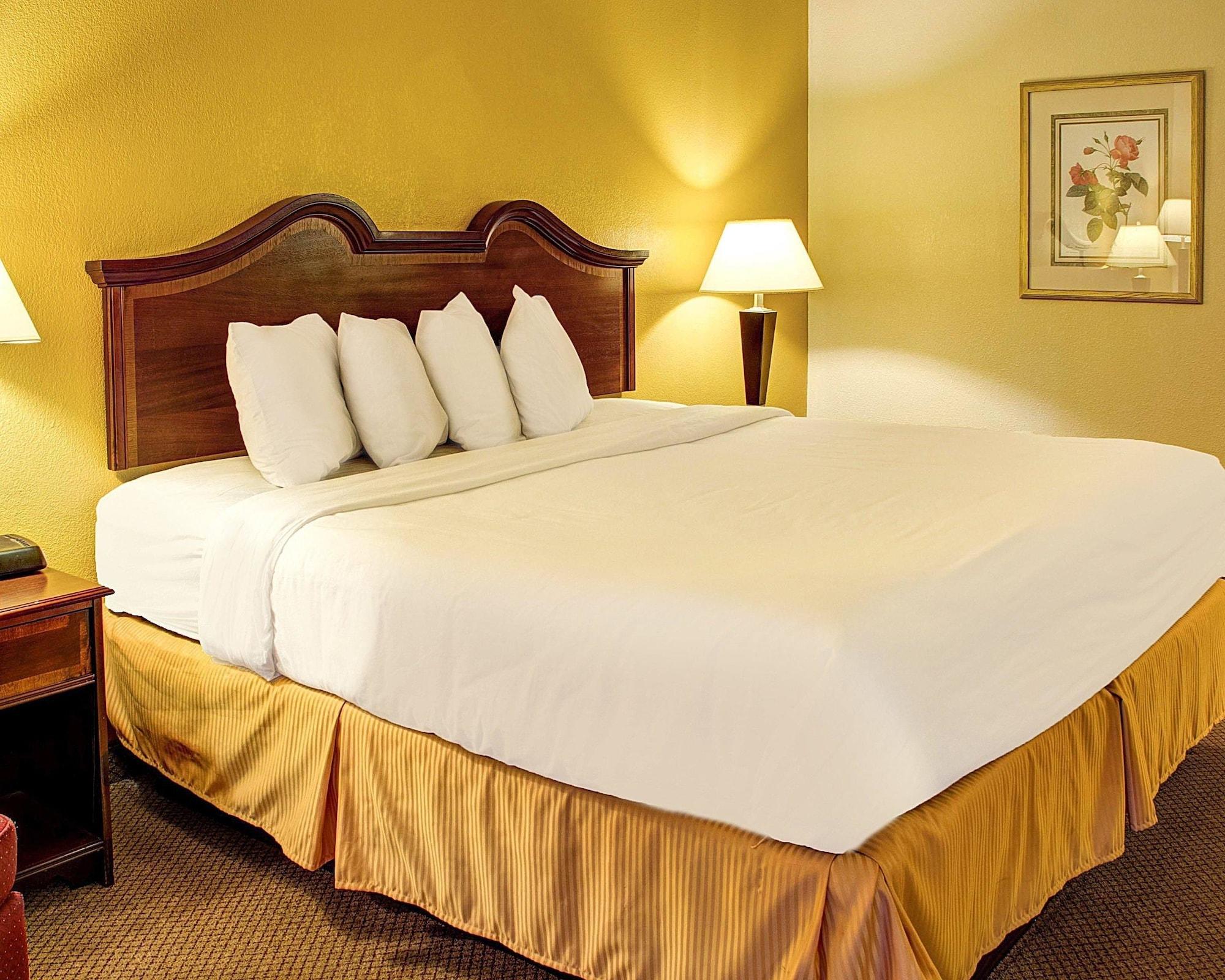 Quality Inn North Yellow Tavern Extérieur photo