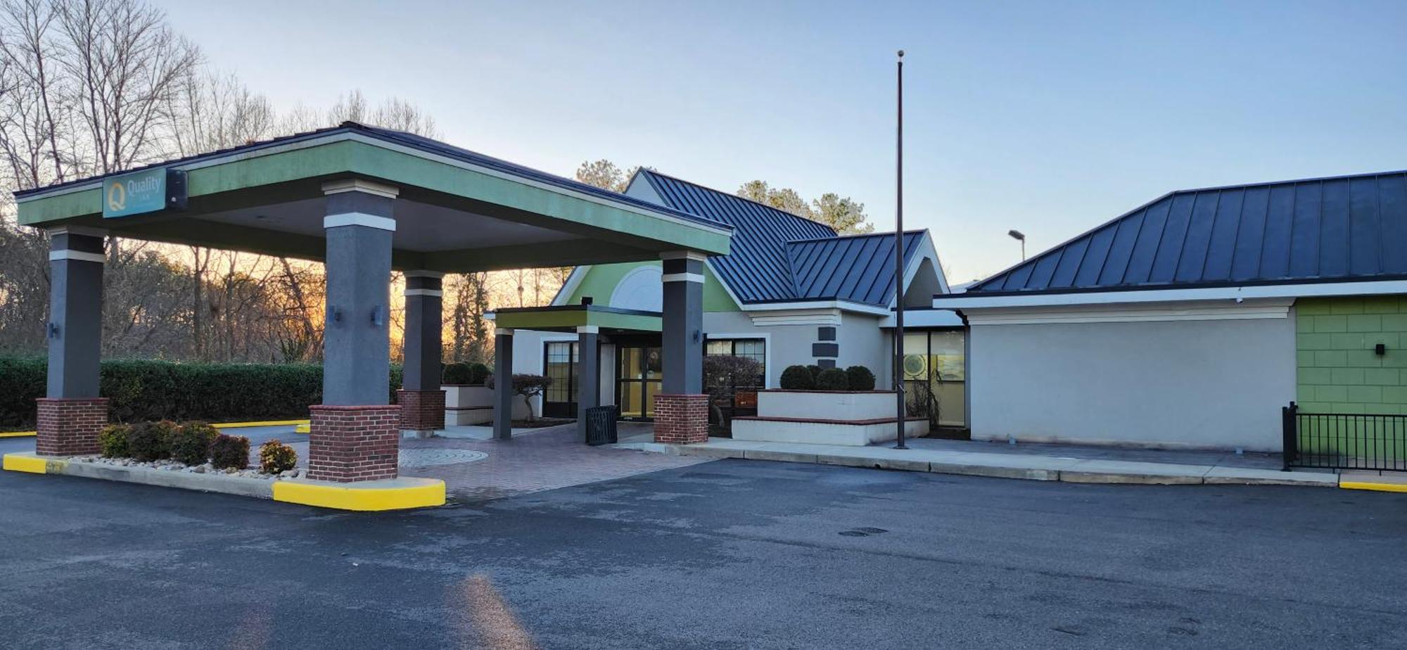 Quality Inn North Yellow Tavern Extérieur photo