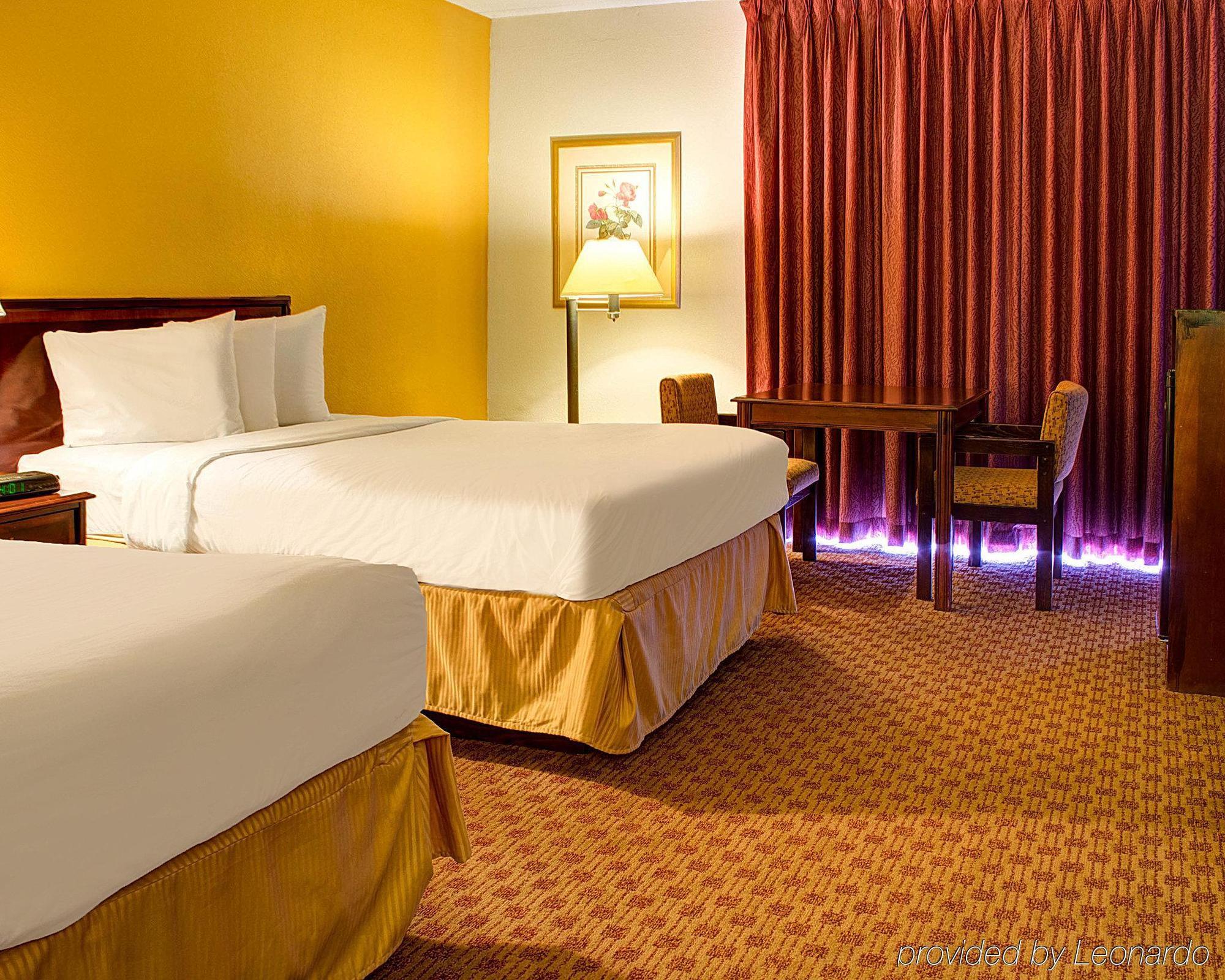 Quality Inn North Yellow Tavern Extérieur photo