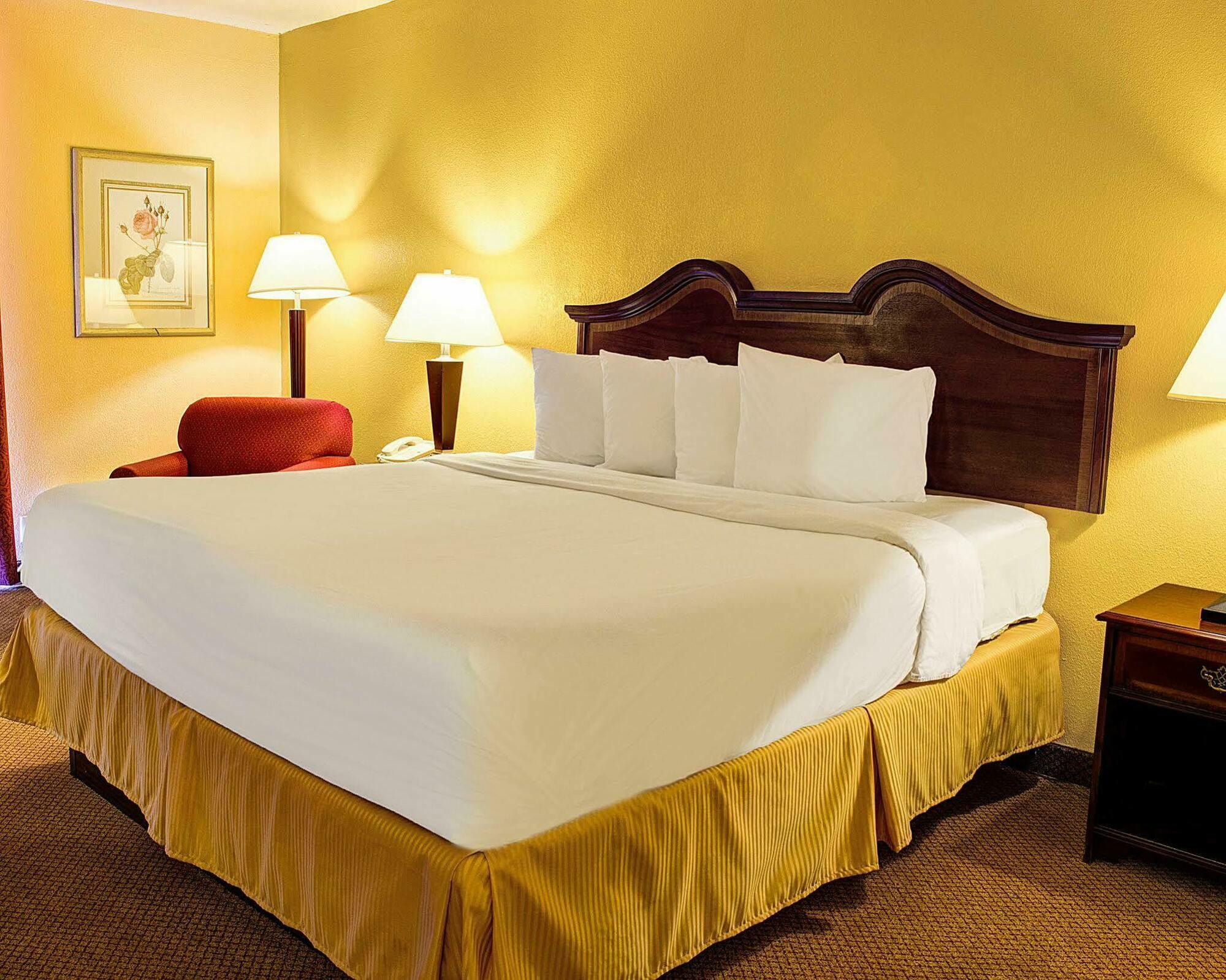 Quality Inn North Yellow Tavern Extérieur photo